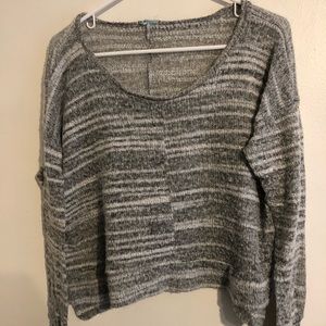 Grey knit long sleeve sweater